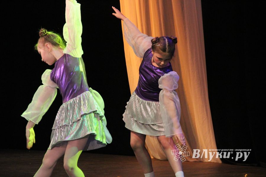 «Великолукская Веснянка» на сцене ДК ЛК