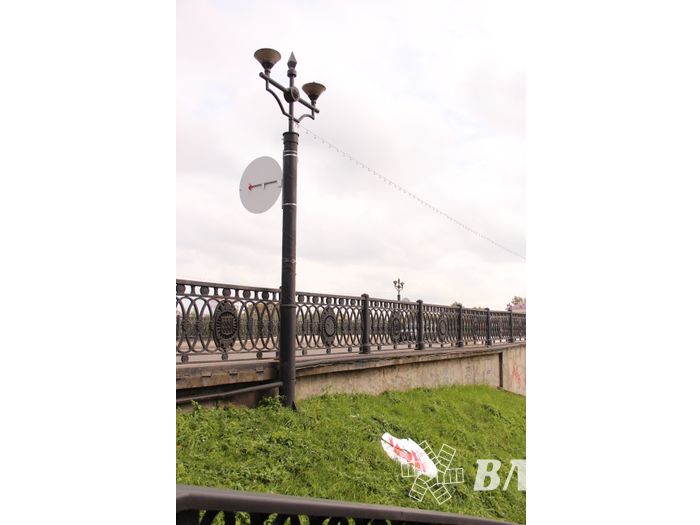 Фотофакт: в Великих Луках разломали ладью