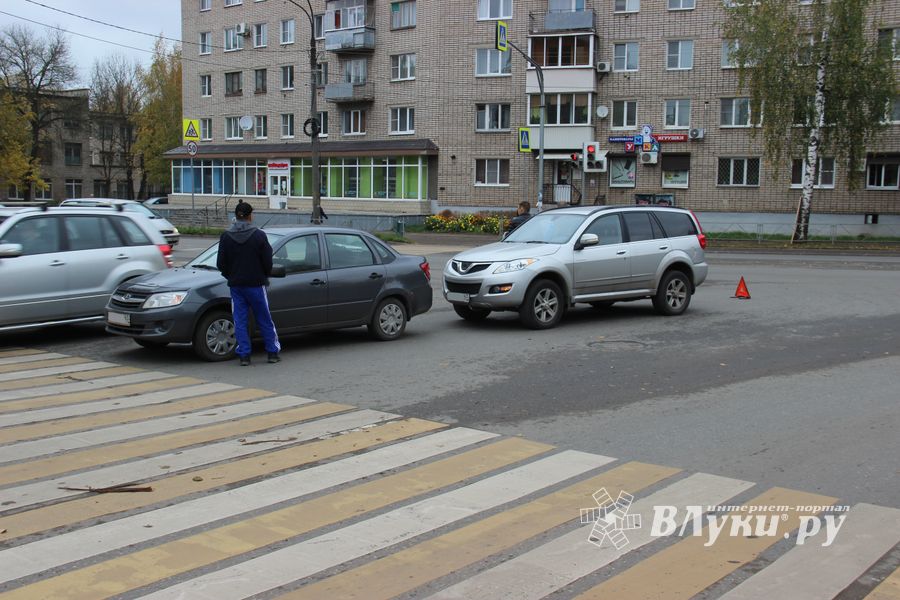 ДТП на перекрёстке Гагарина-Зверева (ФОТО)