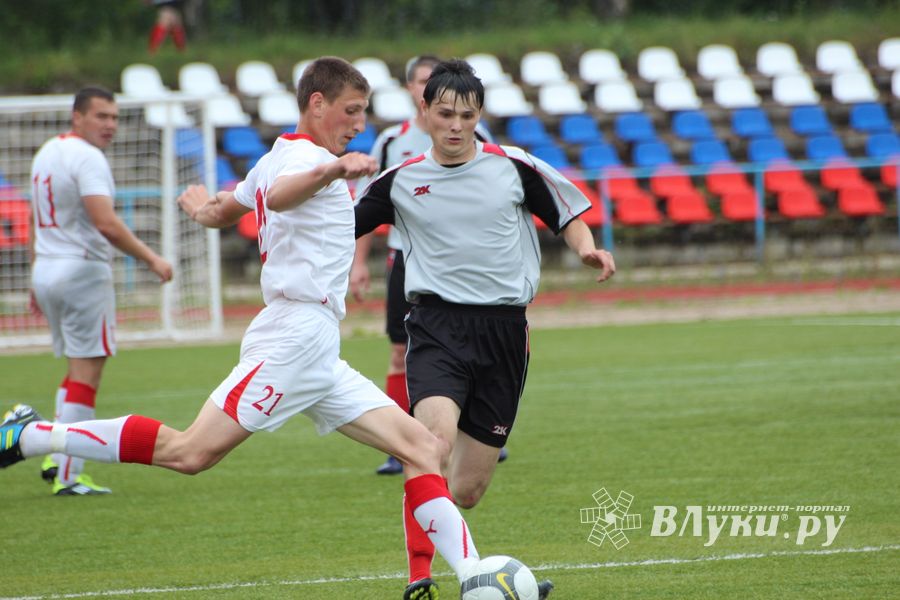 "Экспресс" (Великие Луки) - "Купол-ВДВ" (Псков)