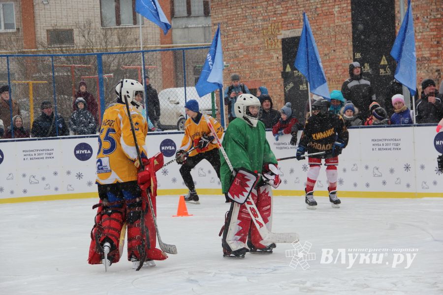 В Великих Луках появился новый каток (ФОТО)