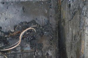 На улице Витебской в Великих Луках произошёл пожар в многоквартирном жилом доме (ФОТО)