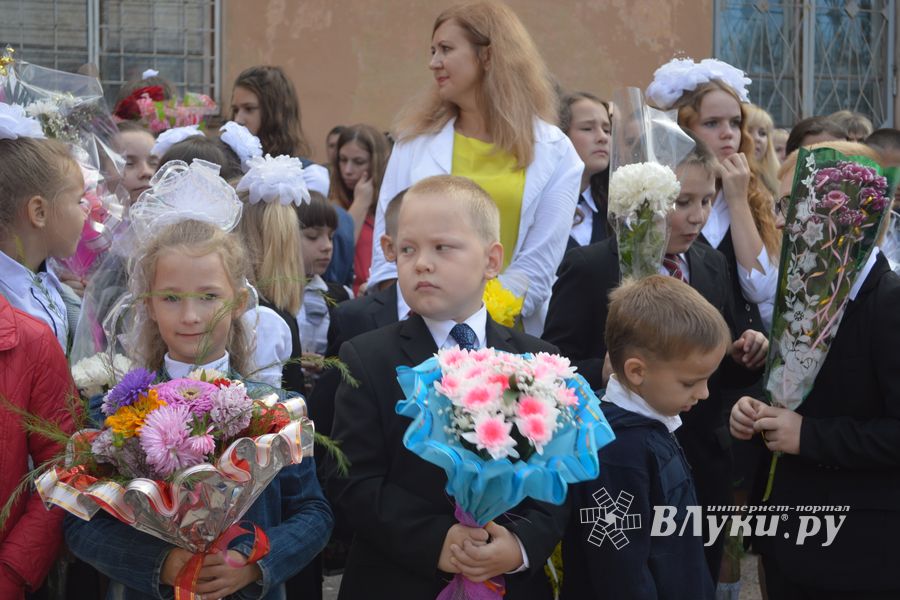 День знаний в Великих Луках (ФОТО)