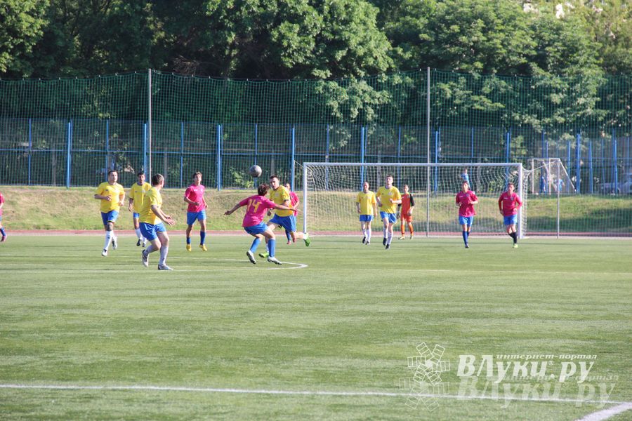 В Великих Луках команда «КПРФ» обыграла команду «Спартака» (фото)