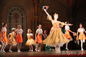 Московский театр «Корона Русского Балета» представил великолучанам балет «Лебединое озеро»