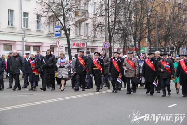 Великие Луки отметили День народного единства (фоторепортаж)