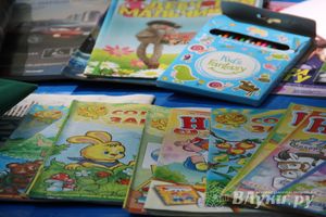 В Великих Луках прошел конкурс детских рисунков «Путешествие в страну сказок» (фото)