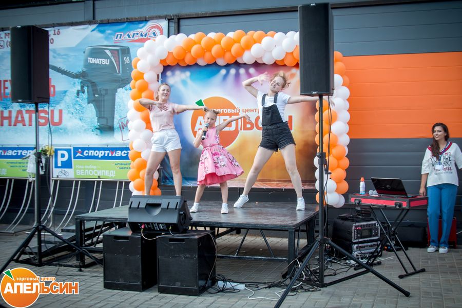 В Великих Луках состоялся детский вокальный конкурс «Оранжевая песенка – 2018» (ФОТО, ВИДЕО)