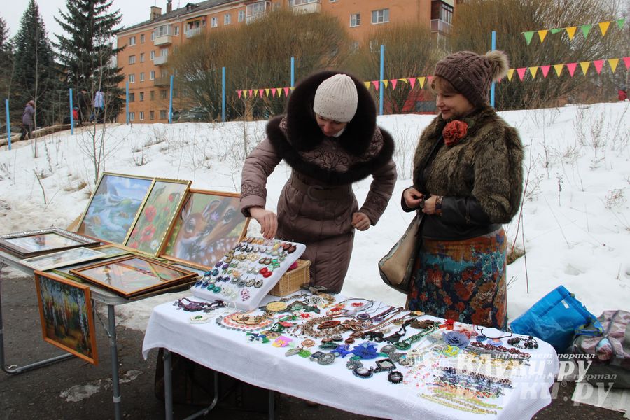 В Великих Луках состоялись проводы Широкой Масленицы — 2015 (фото)