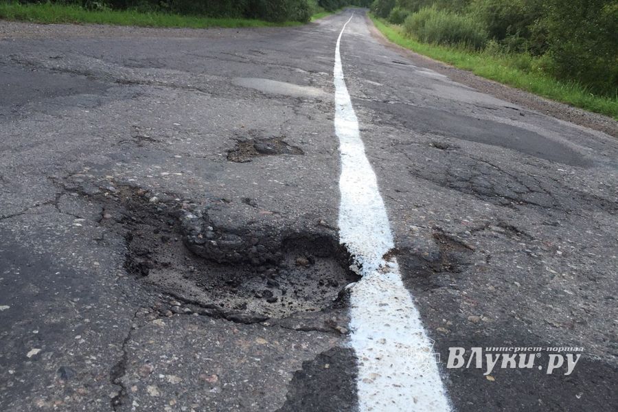 Ремонт дорог в Псковской области — «заплевать» и нарисовать (ФОТО)