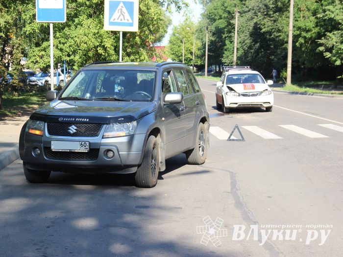 ДТП на улице Малышева в Великих Луках (ФОТО)
