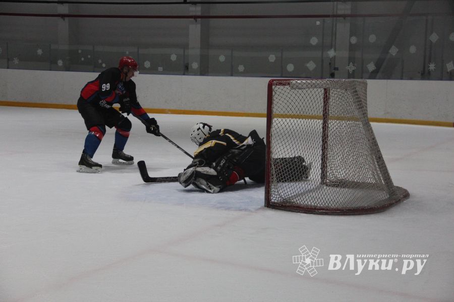 Великолучане обыграли псковских медведей в «Айсберге» (ФОТО)