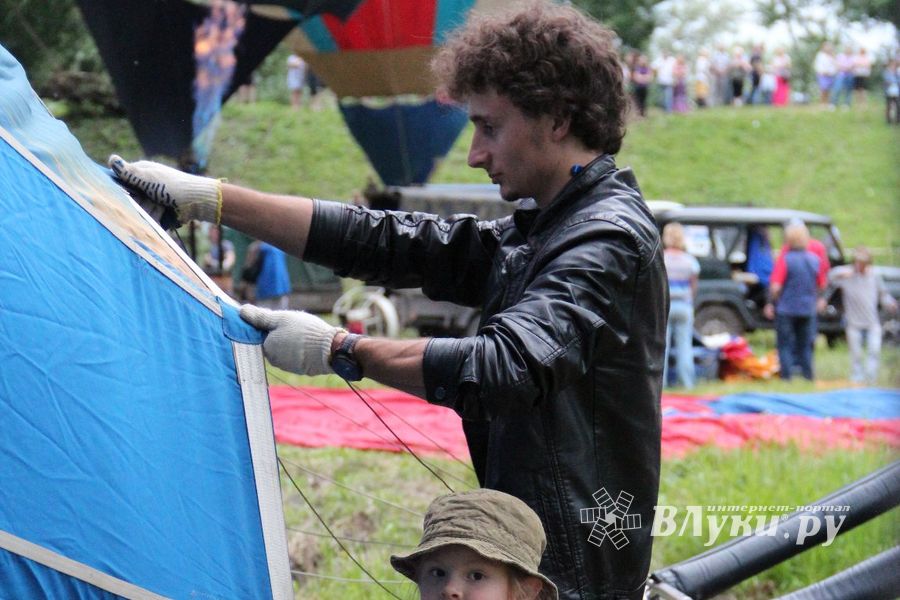 Открытие 18-й Международной встречи воздухоплавателей в Великих Луках