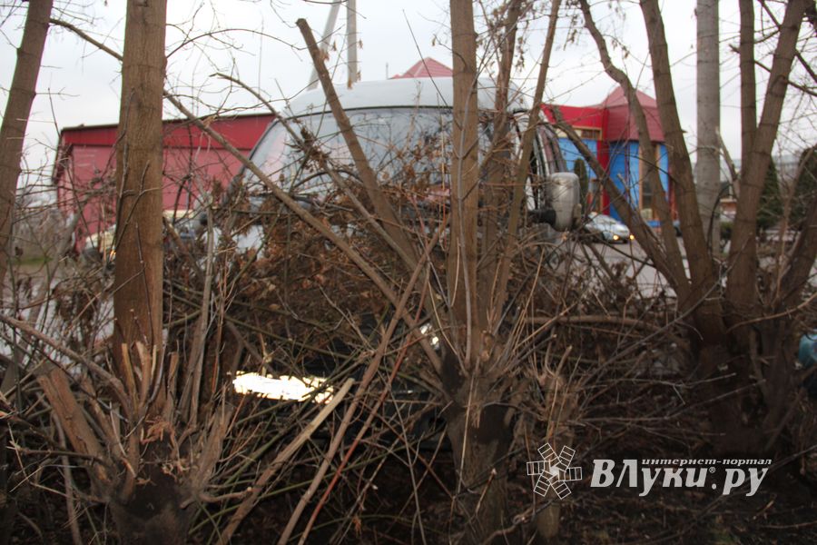 Нетрезвый водитель устроил ДТП на улице Мурманской (ФОТО)