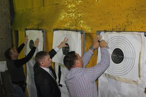 В УМВД России по Псковской области прошли соревнования по стрельбе из табельного оружия (фото)