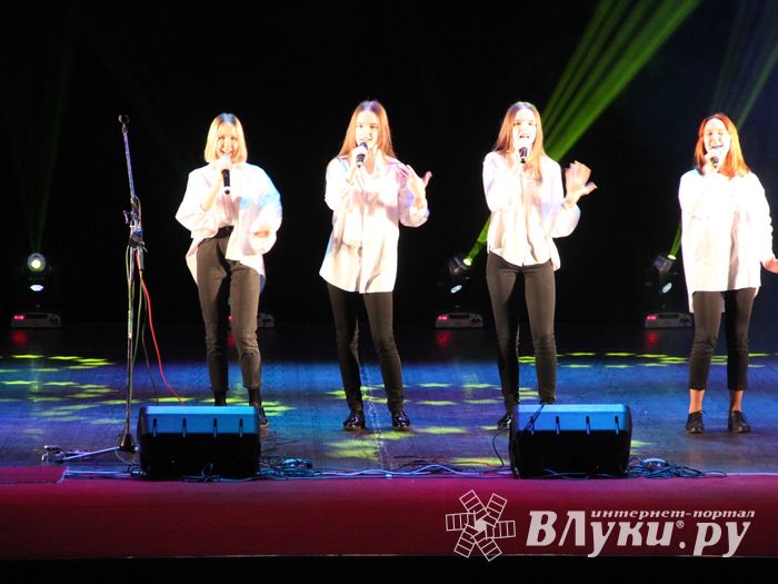 В Великих Луках состоялся финальный концерт медиа проекта «Новые Голоса на Новом Радио» (ФОТО)