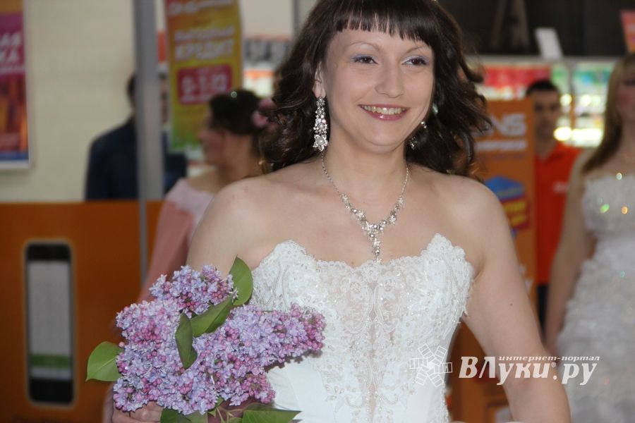 В Великих Луках бегали невесты (ФОТО)