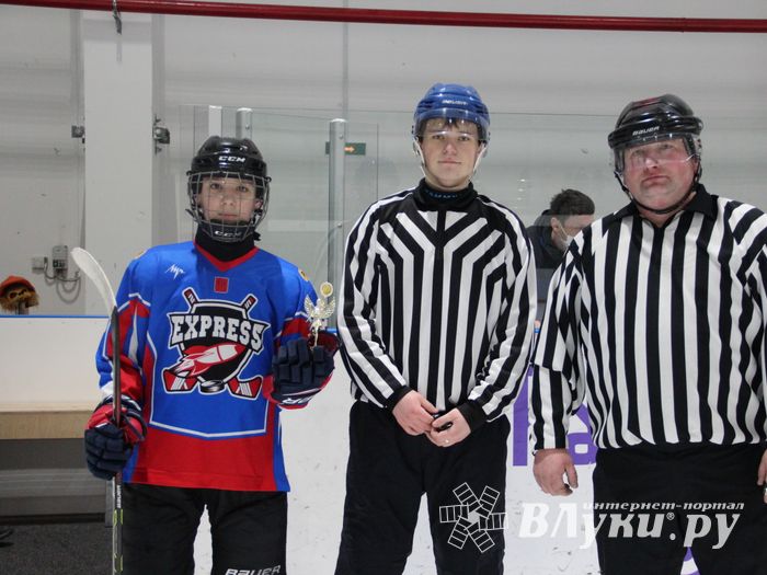 В Великих Луках прошел детский Открытый турнир по хоккею (ФОТО)