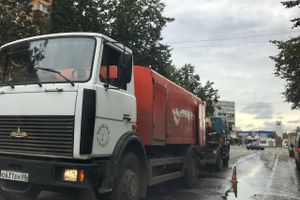 На проспекте Ленина затруднено движение (ФОТО)