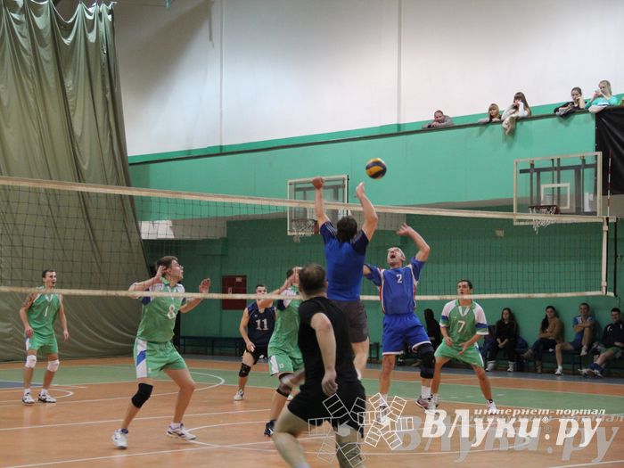 Сборная Великолукского района стала обладателем Кубка города по волейболу (фото)