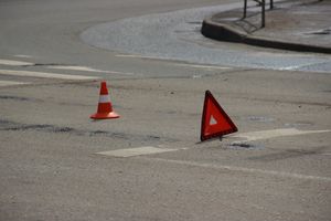 Пропускал полицию и получил удар сзади (ФОТО)
