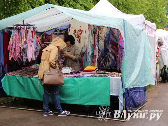 В Пскове проходит 22-ая универсальная выставка (фото)