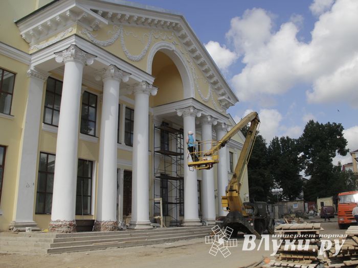 Пресс-тур по великолукскому драмтеатру (ФОТО)