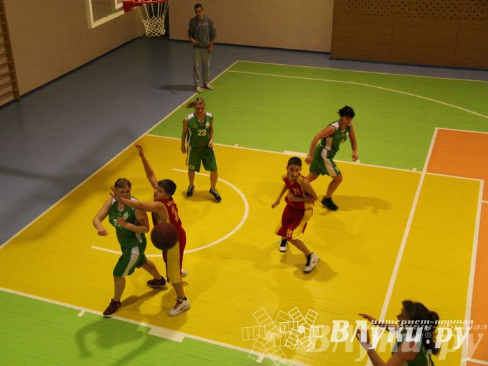 Интересный баскетбольный матч прошел в Великих Луках (фото)