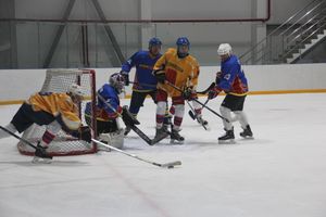 Великолукские хоккейные клубы провели матч в рамках чемпионата города (ФОТО)