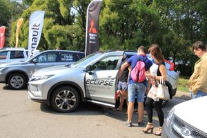 ​В Великих Луках в День Города прошла «Автовыставка 2018 - ЛЕТО» (ФОТО)