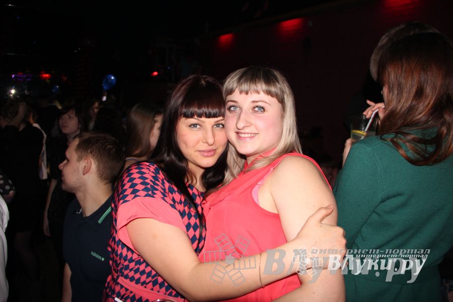 14 февраля в клубе «Хотэй» состоялось ежегодное шоу для влюбленных «Love Story»