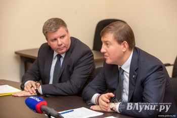 Андрей Турчак провел прием граждан в приемной президента РФ в Пскове (фото)