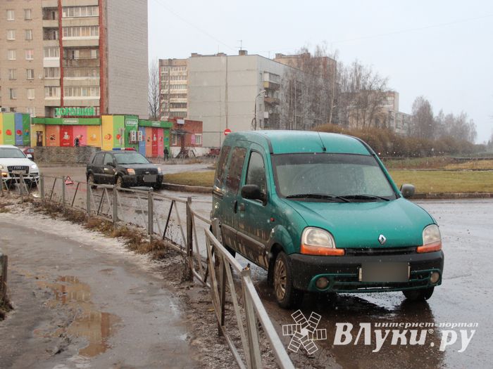 ФОТОФАКТ: ДТП на «кольце» в Великих Луках