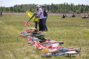 В Великих Луках прошел Фестиваль авиамодельного спорта (фото)