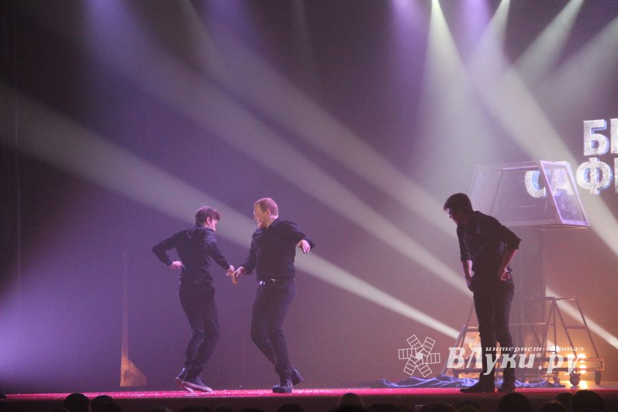 Состоялся концерт братьев Сафроновых «Империя иллюзий» (фото)