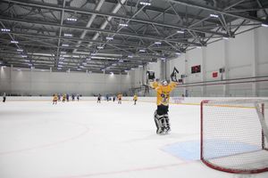 Два зоккейных матча прошли в Великих Луках в рамках Чемпионата города (ФОТО)