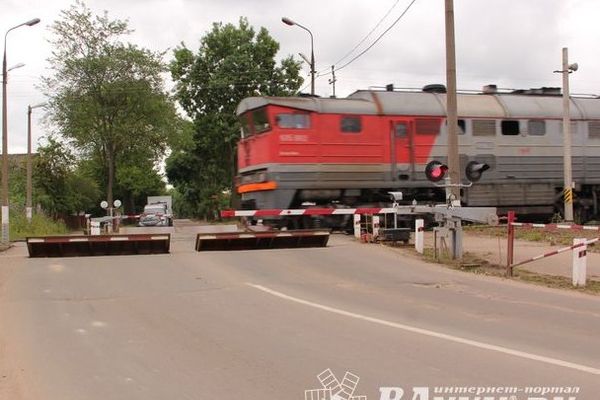 С начала года на железнодорожных переездах Октябрьской магистрали произошло 13 ДТП
