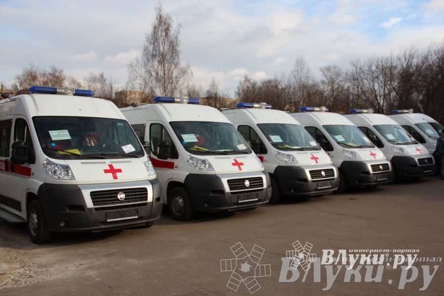 ​Великие Луки получили 8 новых машин скорой помощи (фото)