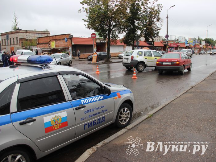 Подробности ДТП возле Смоленского рынка (ФОТО)