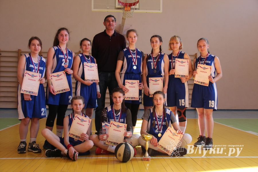 Великолучанки стали победителями областной Спартакиады по баскетболу (ФОТО)