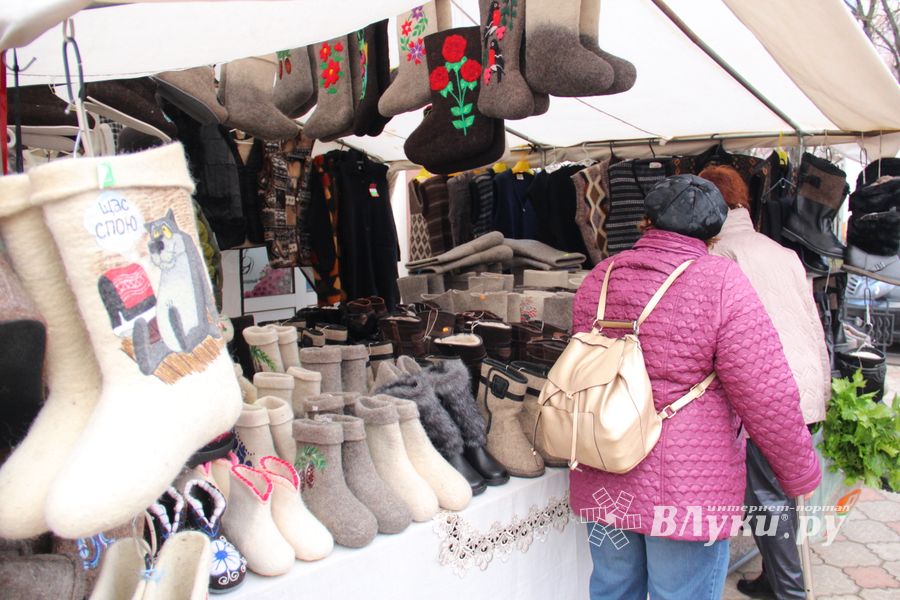 В Великих Луках открылась 10-я универсальная выставка (ФОТО)