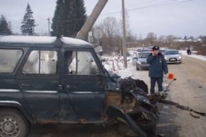 В Псковской области произошло столкновение пассажирского поезда и легкового автомобиля (фото)