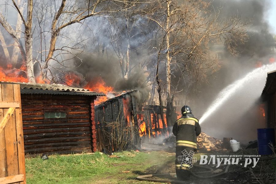 Пожар в проезде Нелидовском (ФОТО; ВИДЕО)