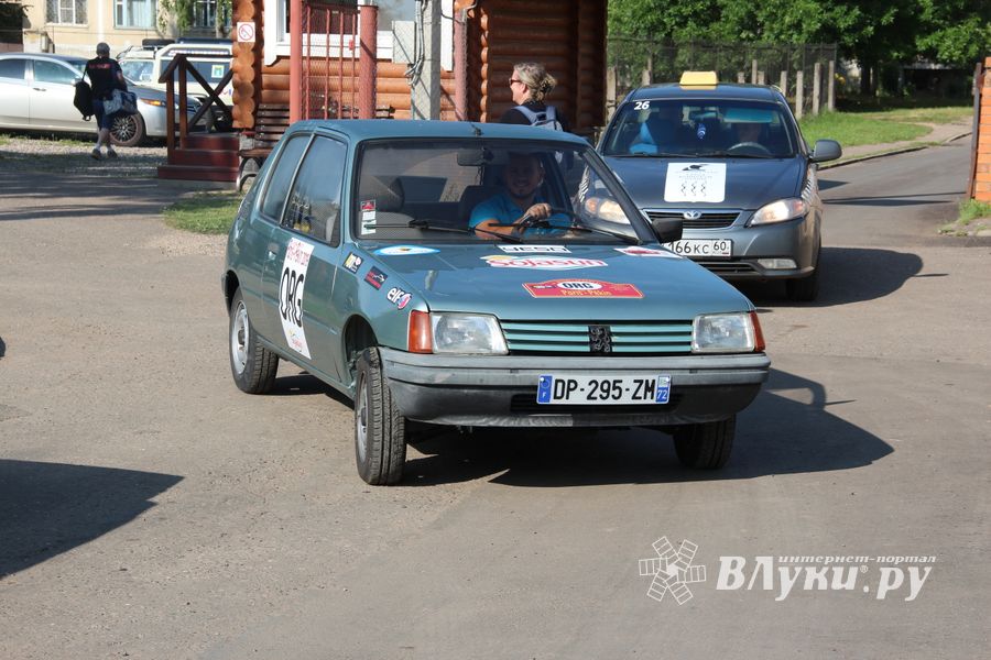 Ретро-автомобили побывали в Великих Луках (ФОТО)