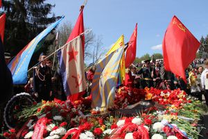 Парад Победы в Великих Луках (фото)