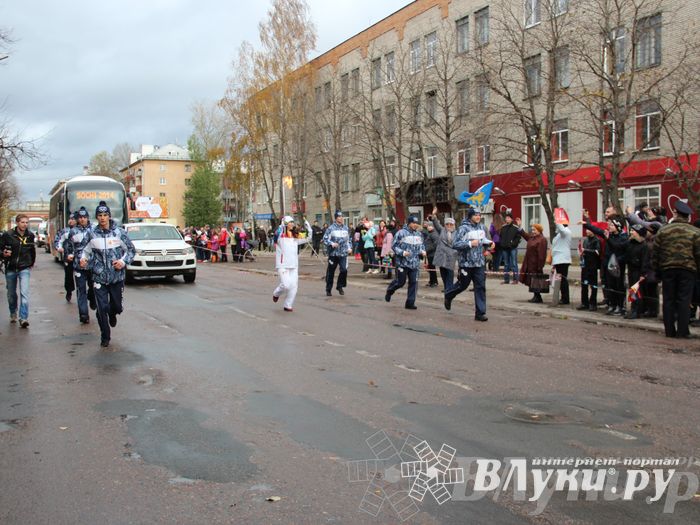 Эстафета Олимпийского огня в Изборске и Пскове