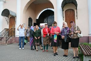 Себежская таможня организовала для ветеранов паломническую поездку в Спасо-Елеазаровский монастырь (фото)