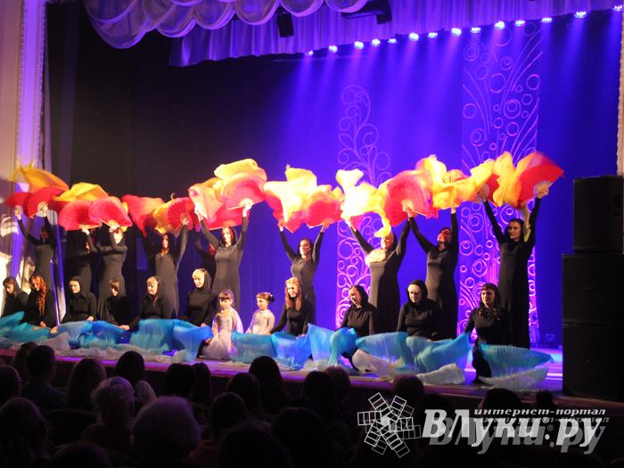 В ДК им. Ленина состоялся отчетный концерт студии восточного танца «Восточные сладости» (фото)