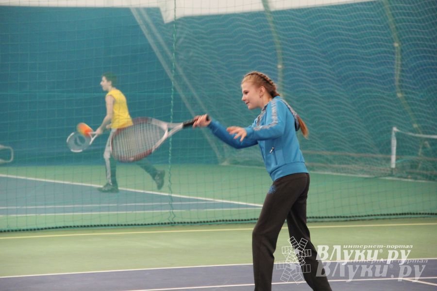В Великих Луках прошло Первенство по большому теннису (фото)