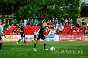 Матчи по футболу в рамках Первенства России проходят в Великих Луках (фото)